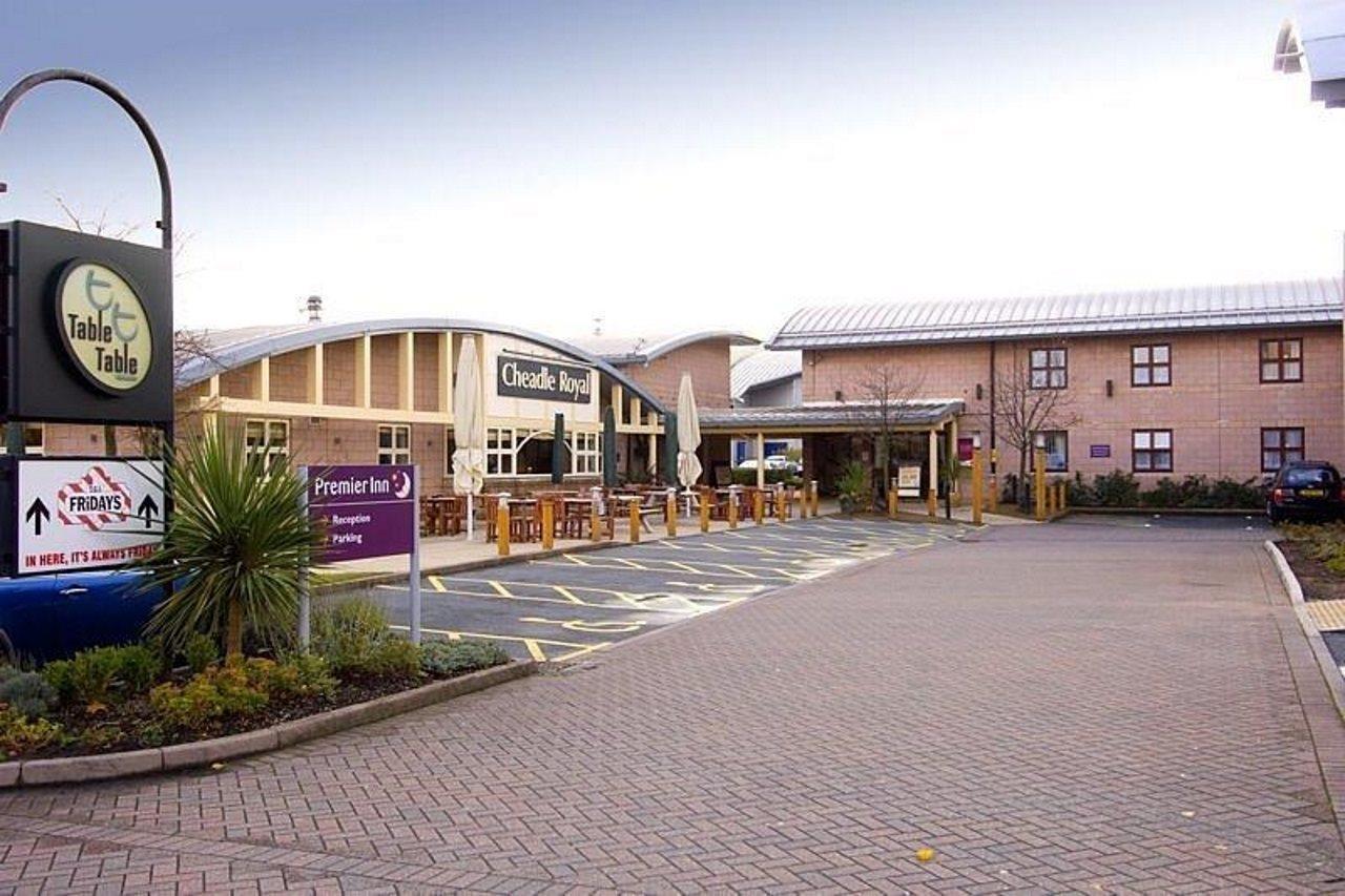 Premier Inn Manchester Cheadle  Exterior foto