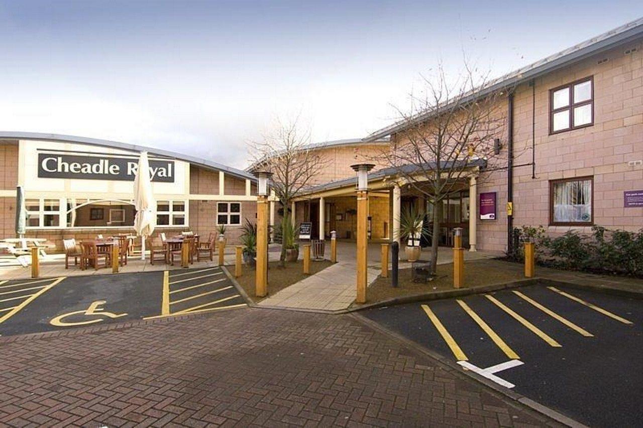 Premier Inn Manchester Cheadle  Exterior foto